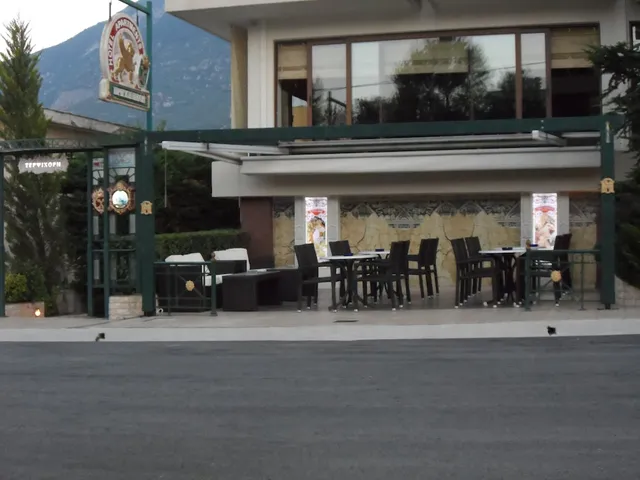 Hotel Prigipikon Suites & Loft