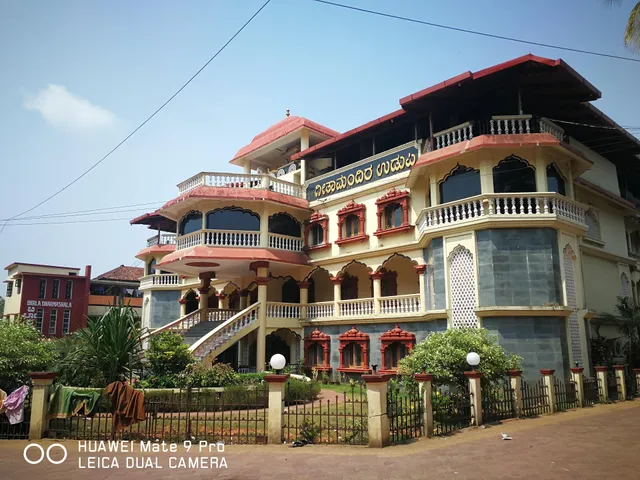 Hotel Sarah International