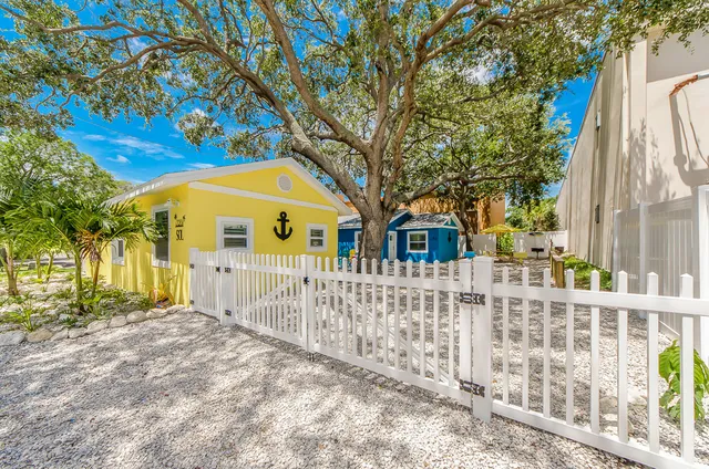 Sol & Luna Cottages, Indian Rocks Beach