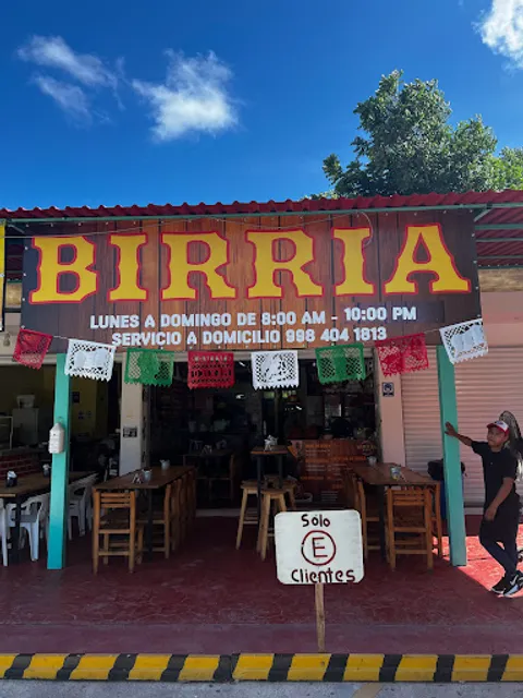 Birria El Wero - Plaza El Manglar