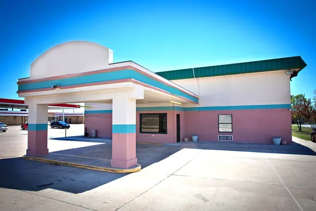 Days Inn by Wyndham Wichita North