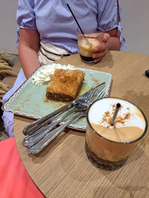 Flower Street Food & Coffee