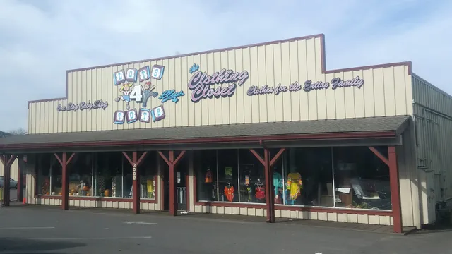 Lots 4 Tots Plus The Clothing Closet