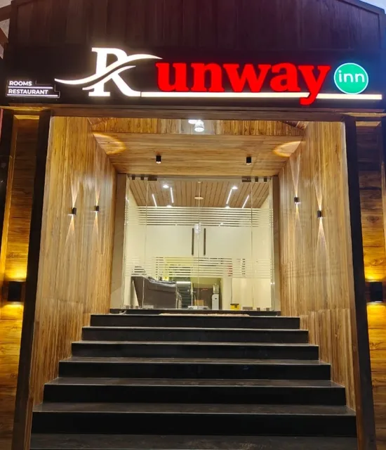 Hotel Runway Inn