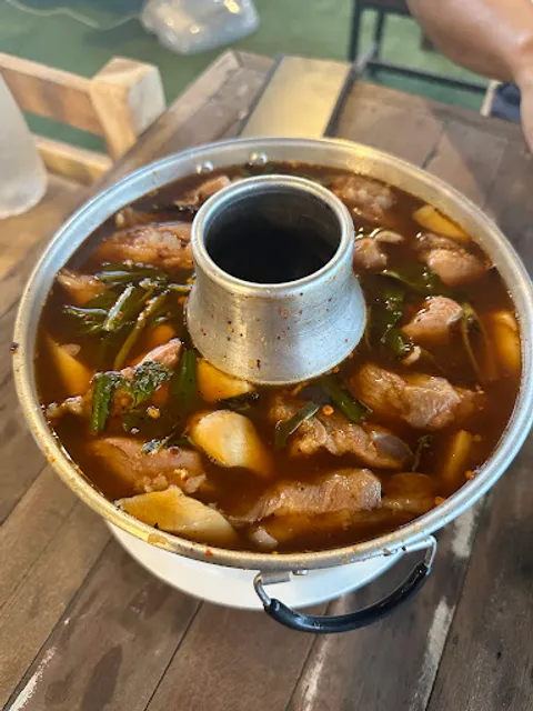 ครัวเพลินพุง cafe and restaurant