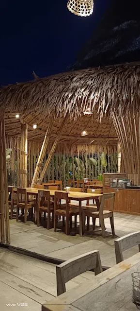 รักษ์นา ไวน์ แอนด์ เรสเตอรองท์