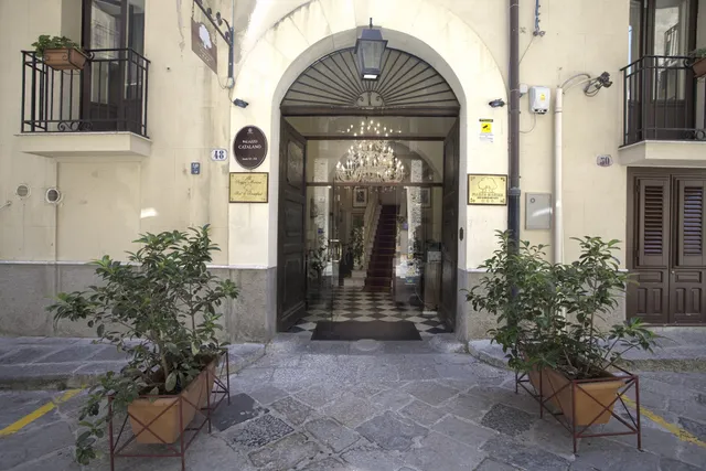 Al Piazza Marina Palace