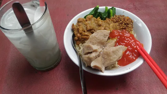 Mie Ayam, Soto Mie Dan Bakso Kecapi