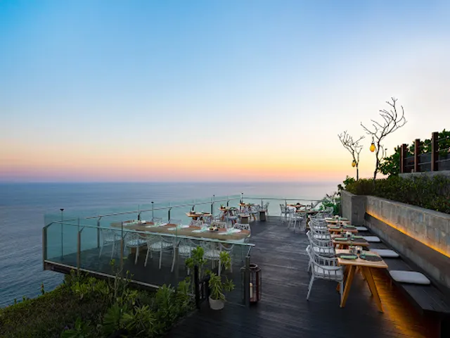 Cliff Bar at Six Senses Uluwatu, Bali