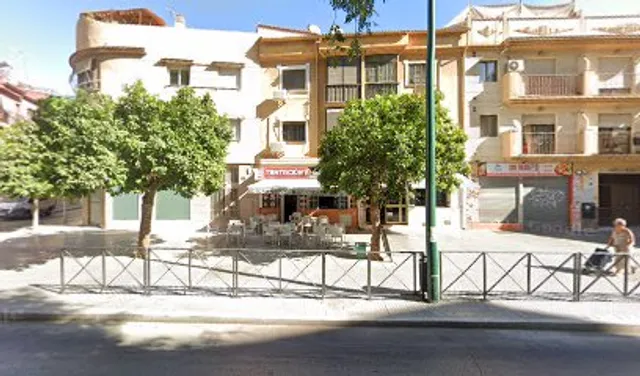 P.º de los Tilos, 48