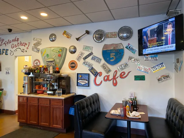 I-5 Cafe and Creamery