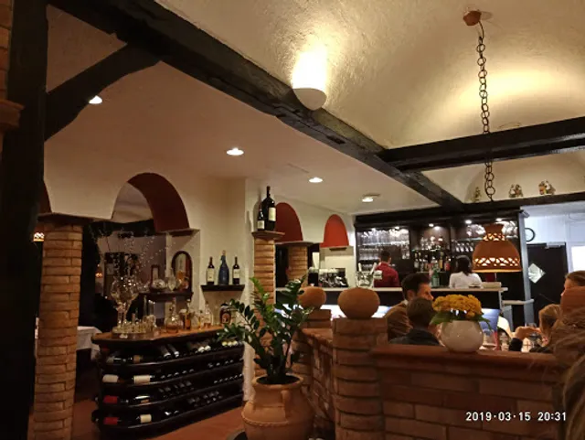 Restaurant Pizza Pie