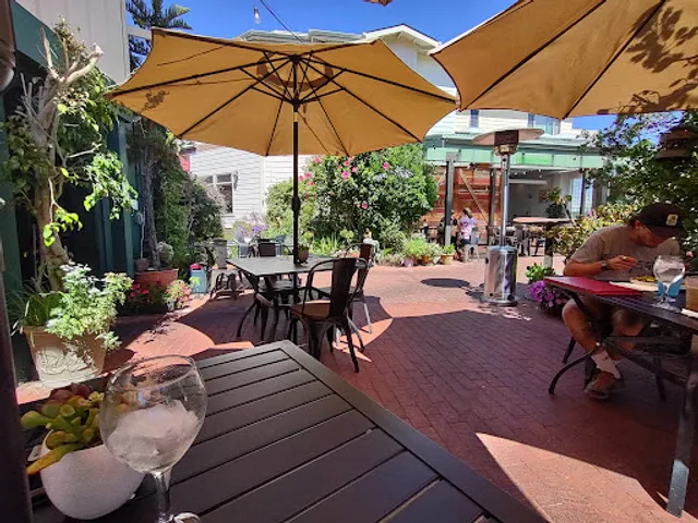 Lunada Garden Bistro