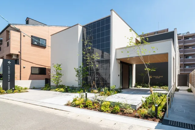 GRAND BASE Hakata Kūkōdōri