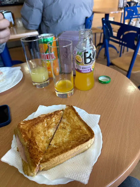 Café Planeta Azul e Branco