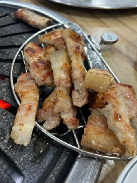 흑돼지참숯불구이50번길