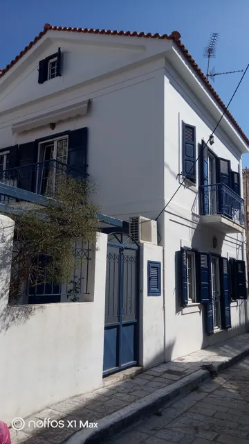 SAMIA SEAVILLA PYTHAGOREIO