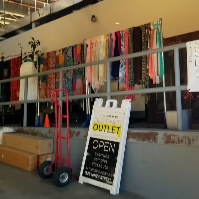 Stella Carakasi Designer Outlet
