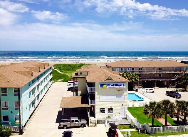 Beachgate CondoSuites & Hotel