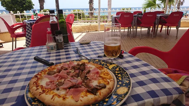 RISTORANTE PIZZERIA AMALFI “Da Michele”.