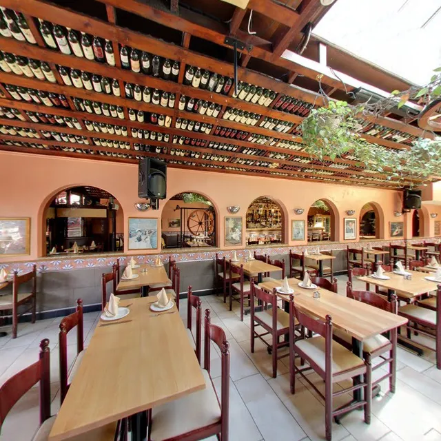 La Rueda Tapas & Cocktail Bar