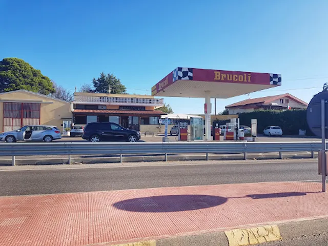 Roxy bar, tobacco, IP service station