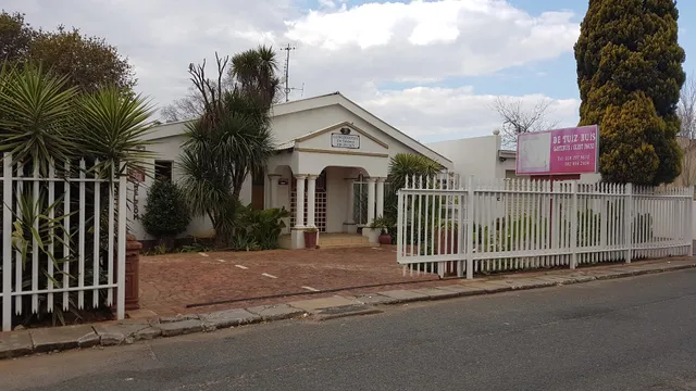 De Tuishuiz Gastehuis