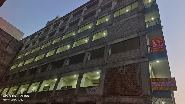 Deepa Boys and Girls pg | Boys and Girls pg sector 17