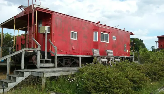 Grassy Creek Cabooses