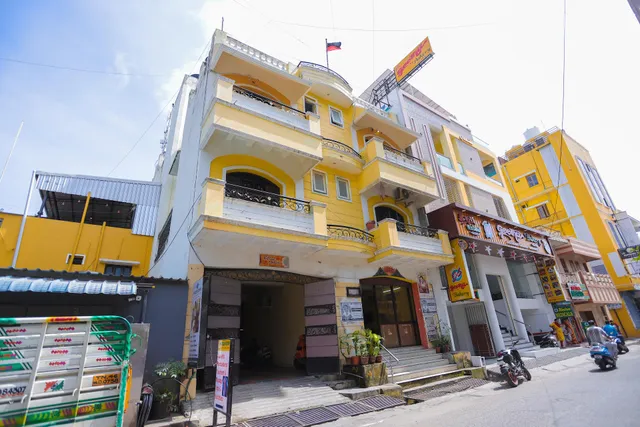 Comfy 2BHK Near Rock Beach