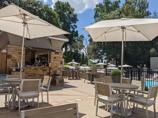 Le Soleil Poolside Bar