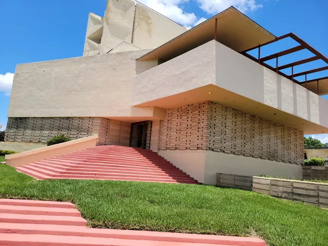 Frank Lloyd Wright Visitor Center