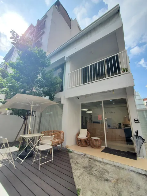 Hairm's Salon 台中學院店【台中市北區水霧染髮】一中網友推薦髮廊｜推薦手刷染｜光線染髮｜好評漂髮｜專業髮型設計師