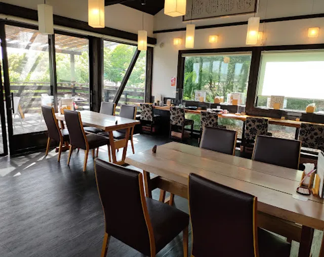 Ｃａｆｅ＆Ｒｅｓｔ くろがねもーち