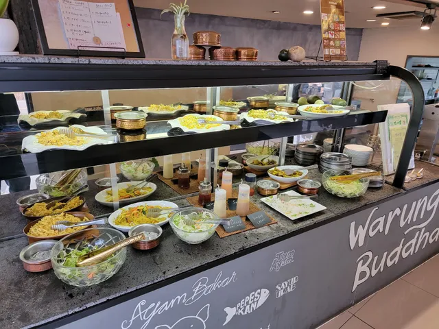 ワルンブッダ・サンセットロード通り