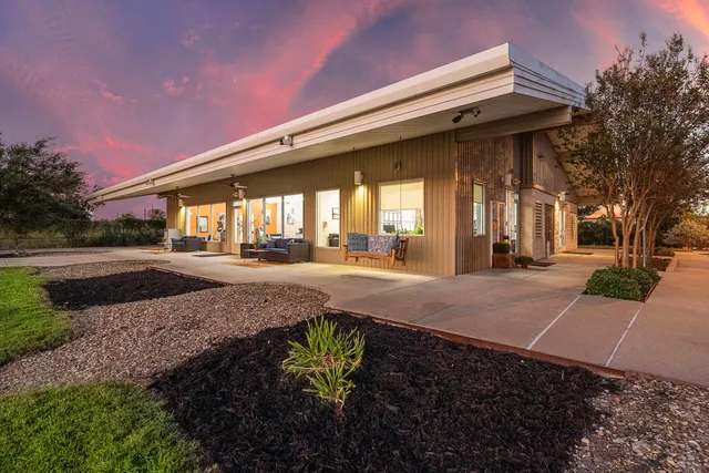 Southlake RV Resort by QRV