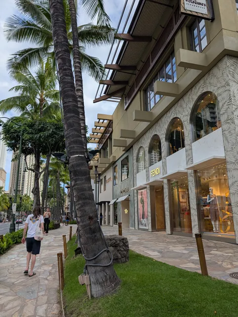 FENDI | Royal Hawaiian Center