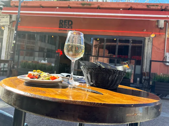 Red Bricks Kitchen Pub