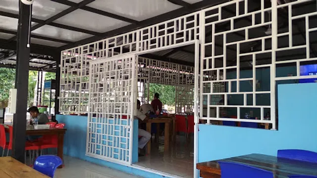 restoran khas aceh LAMPOH RAYA