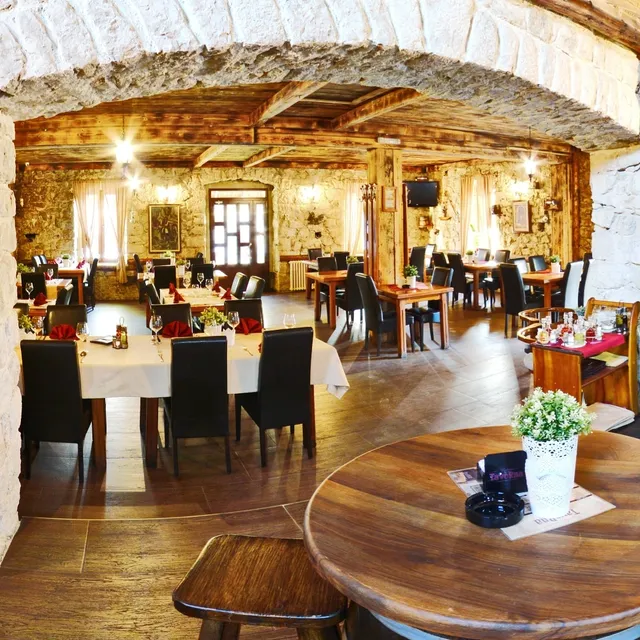 Restoran TavèRna