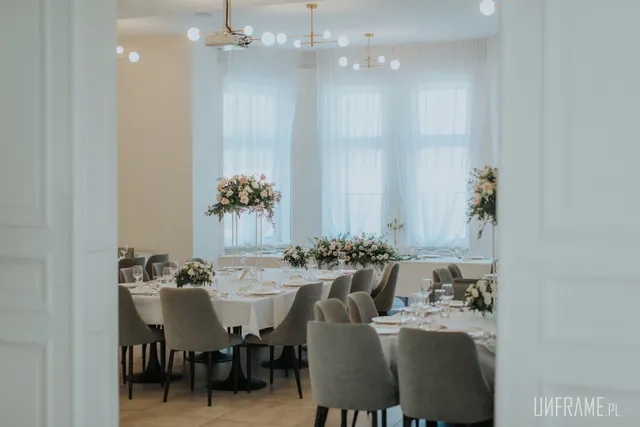 Stara Biblioteka restauracja i noclegi