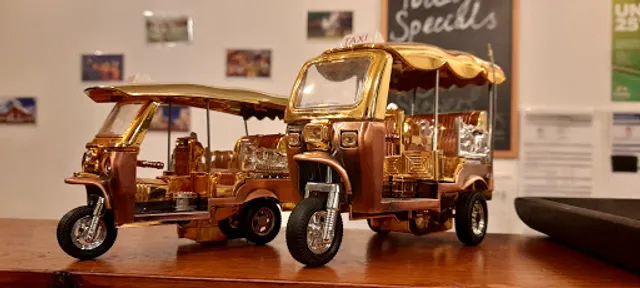 Tuk Tuk - Thai Kitchen & Bar