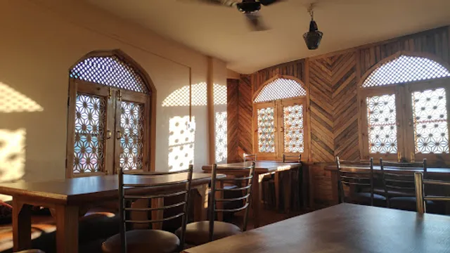 Rumi's Cafe and Diner