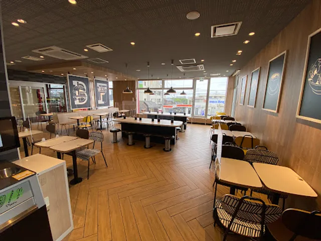 McDonald Iyo-Mishima store