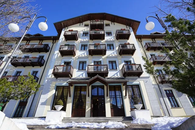 Pontedilegno Palace Resort - Swadeshi clubs hotels