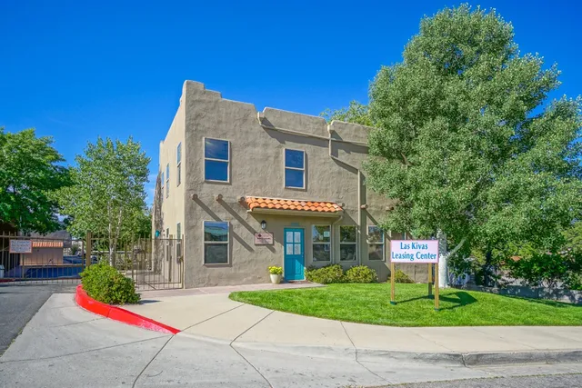 Las Kivas Apartments