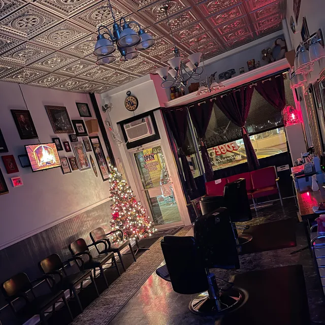 The Vintage Edge Barbershop (Book Online)