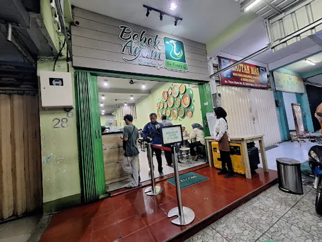 Bebek & Ayam Bumbu Ijo Ibu Fenny G