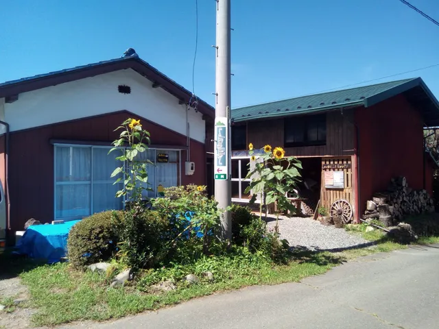 LongHills Eco Guesthouse and Cafe