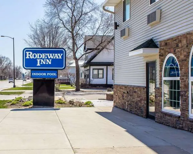 Rodeway Inn & Suites near Okoboji Lake